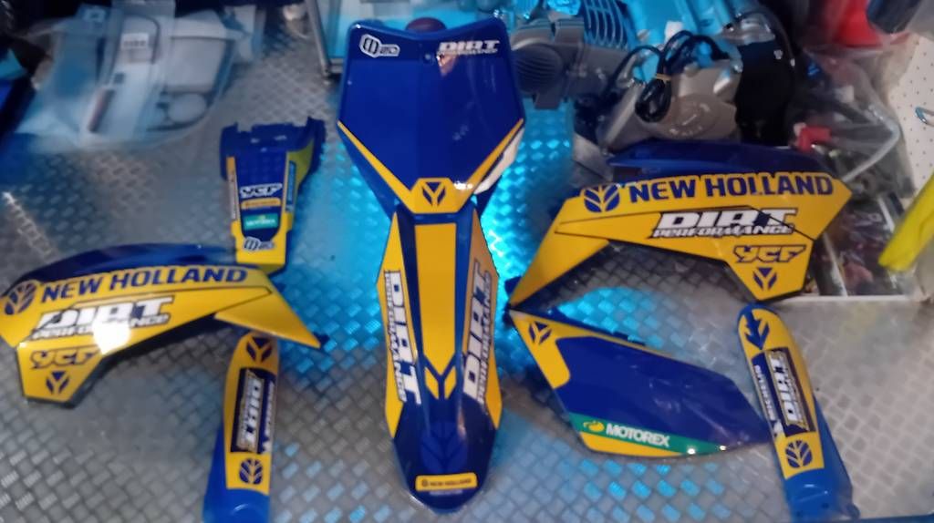 Mini Bike: Kit palstique Ycf /  New holland – Nuovo (secondo la descrizione) da les verrières venduto da Lewydo