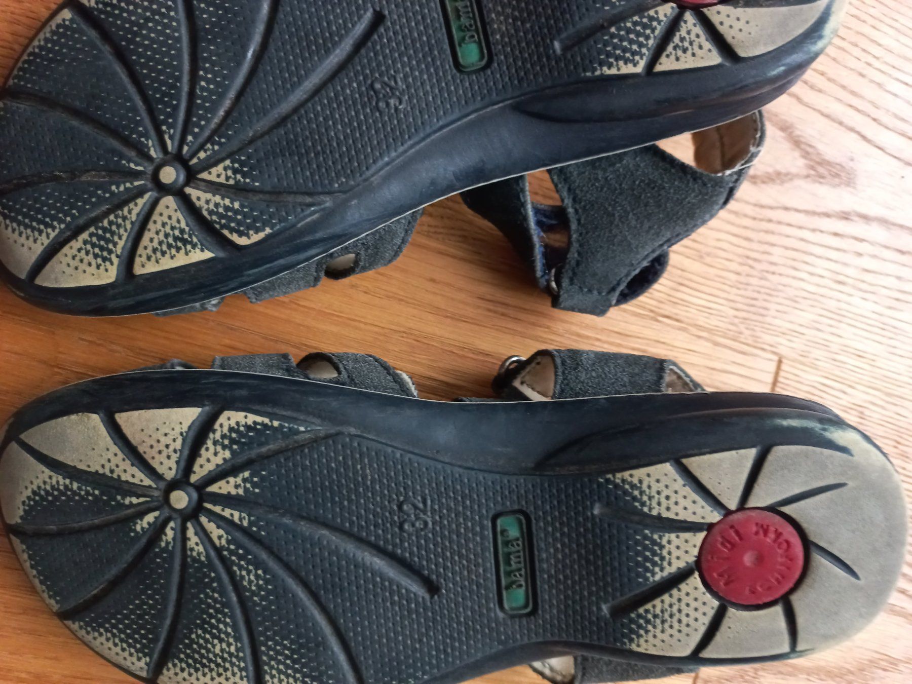 Scarpe per ragazze: Sandale gr. 32 – Usato da Bachenbülach venduto da enigmatic 1