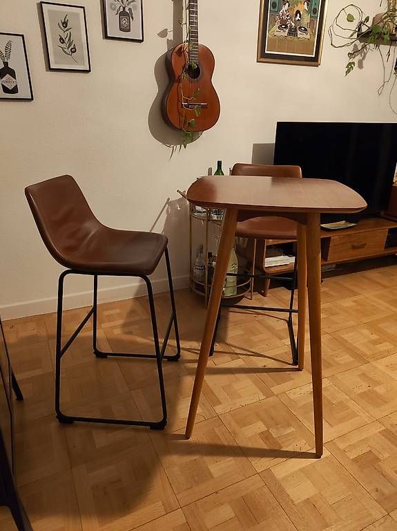 Set di tavolo e panche: Table + Chaises hautes – Usato da Genève venduto da valentin.dupanloup 1