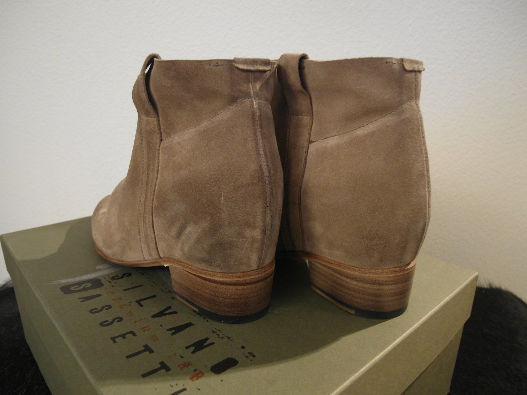 Scarpe da donna: Silvano Sassetti Wildleder Boots 40 – Nuovo e nell'imballaggio originale da Luzern venduto da schuhparadies159 2