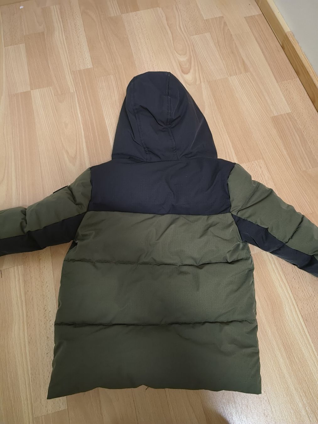 Kleiderpakete & -sets: Winterjacke und Schneehose – Gebraucht aus Basel von 30diana 2