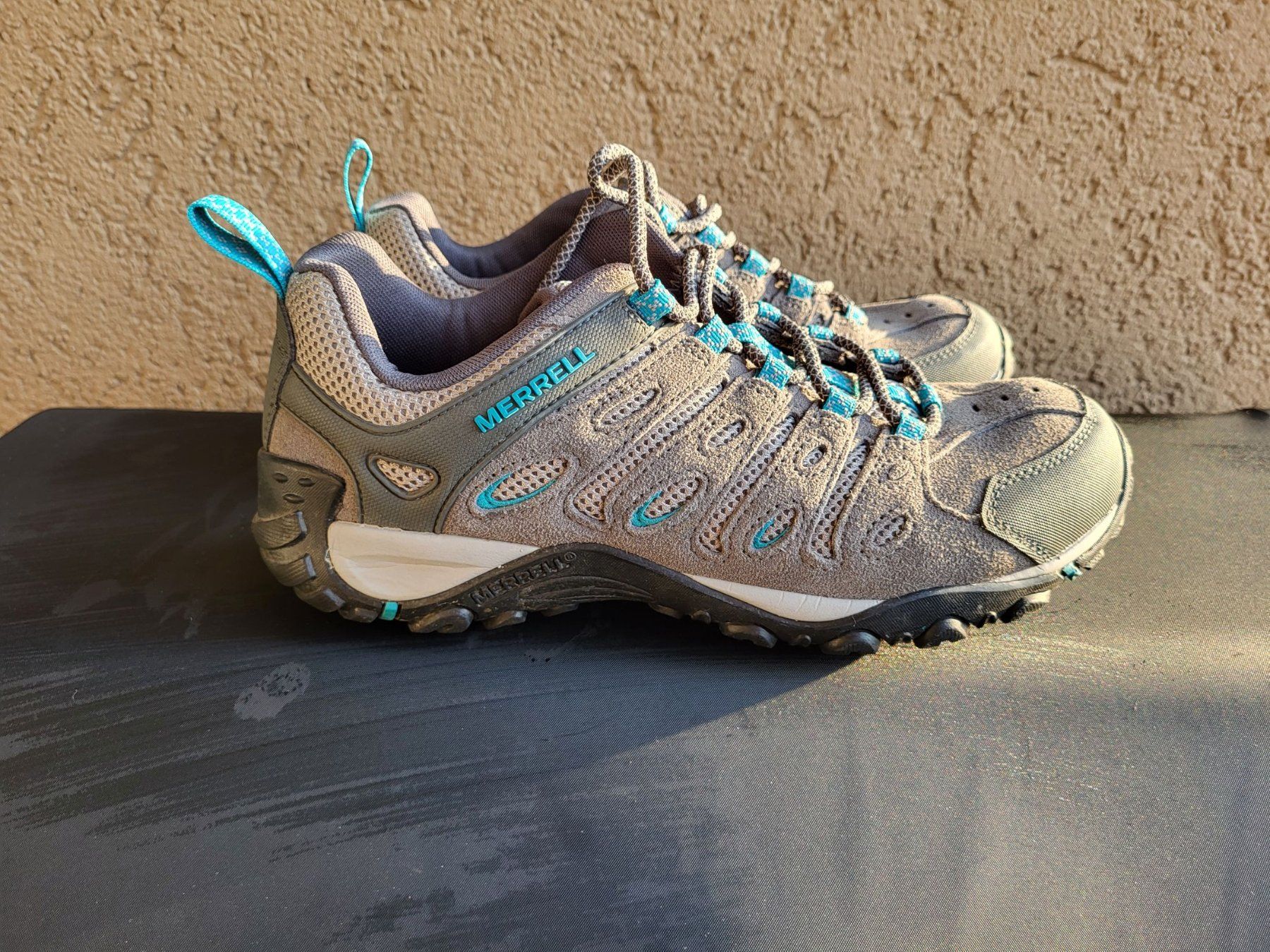 Merrell Damenschuhe: Trekkingschuhe Merrell, Grösse 41 – Gebraucht aus Weesen von Banco