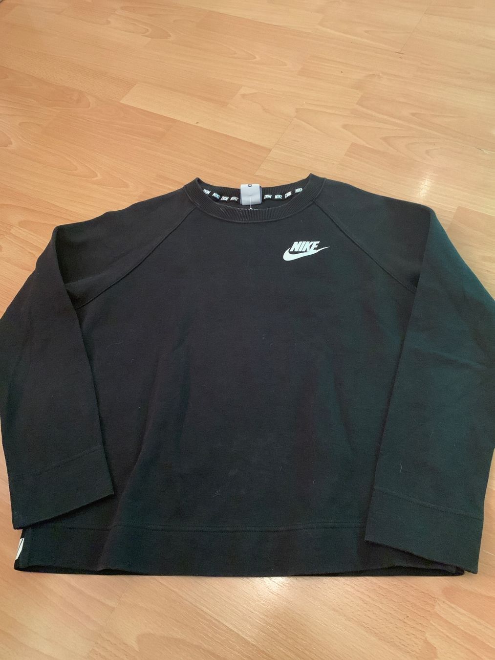 Nike Maglioni & Felpe: Joli pull noir Nike taille M – Usato da MEYRIN venduto da Gwendo10