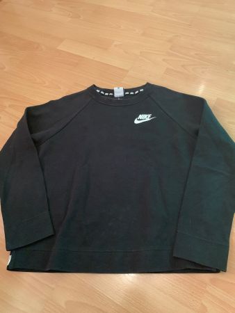 Joli pull noir Nike taille M