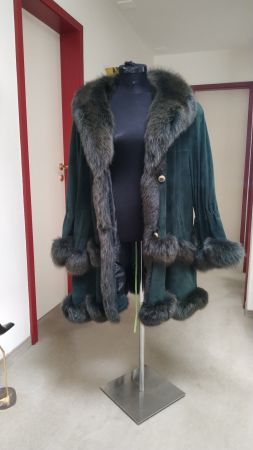 Wildledermantel mit Pelz, Grösse M, Länge 90cm