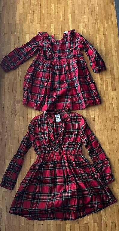 Vestiti & Gonne: Robe Noël fille 2/3 et 4/5  – Usato da Renens VD venduto da mary184
