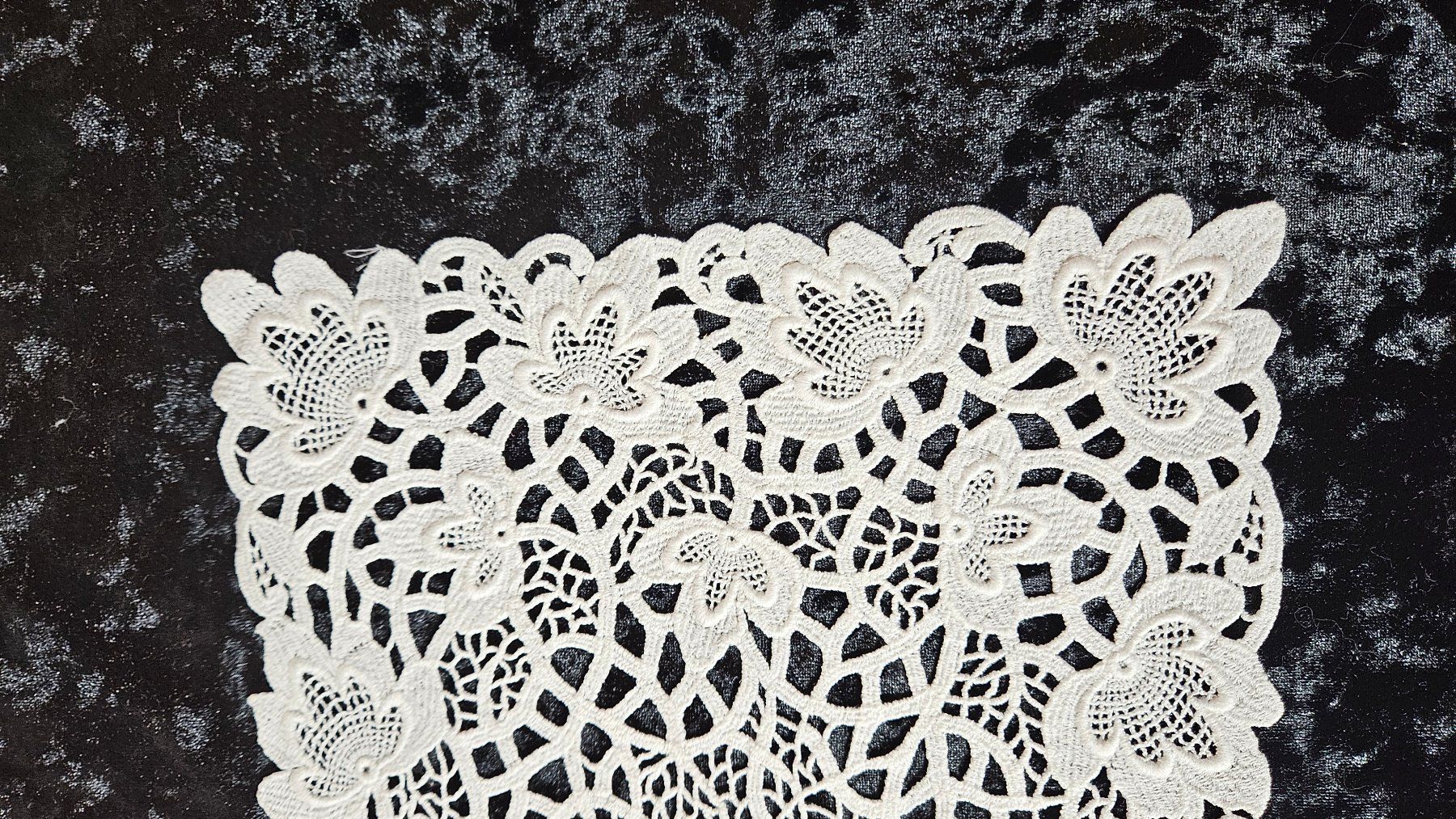 Sottobicchieri: Edles Spitzendeckeli, neuwertig, Ecruweiss 35x22 cm – Usato da Gossau ZH venduto da LeoniesDeko 3