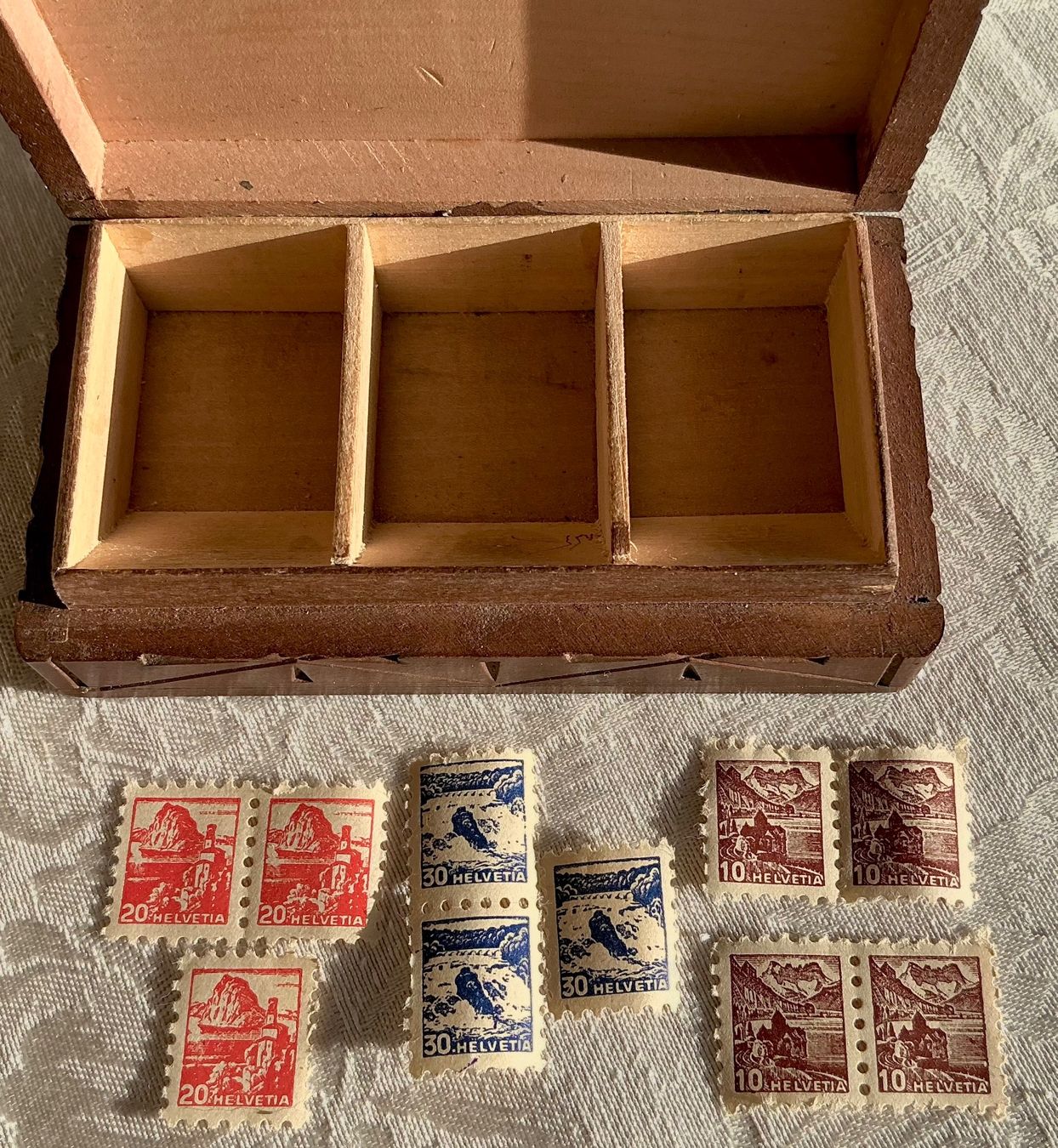 Tutte le decorazioni: ANTIKES HOLZSCHACHTELCHEN – Usato da Zell LU venduto da Silvermemory 4