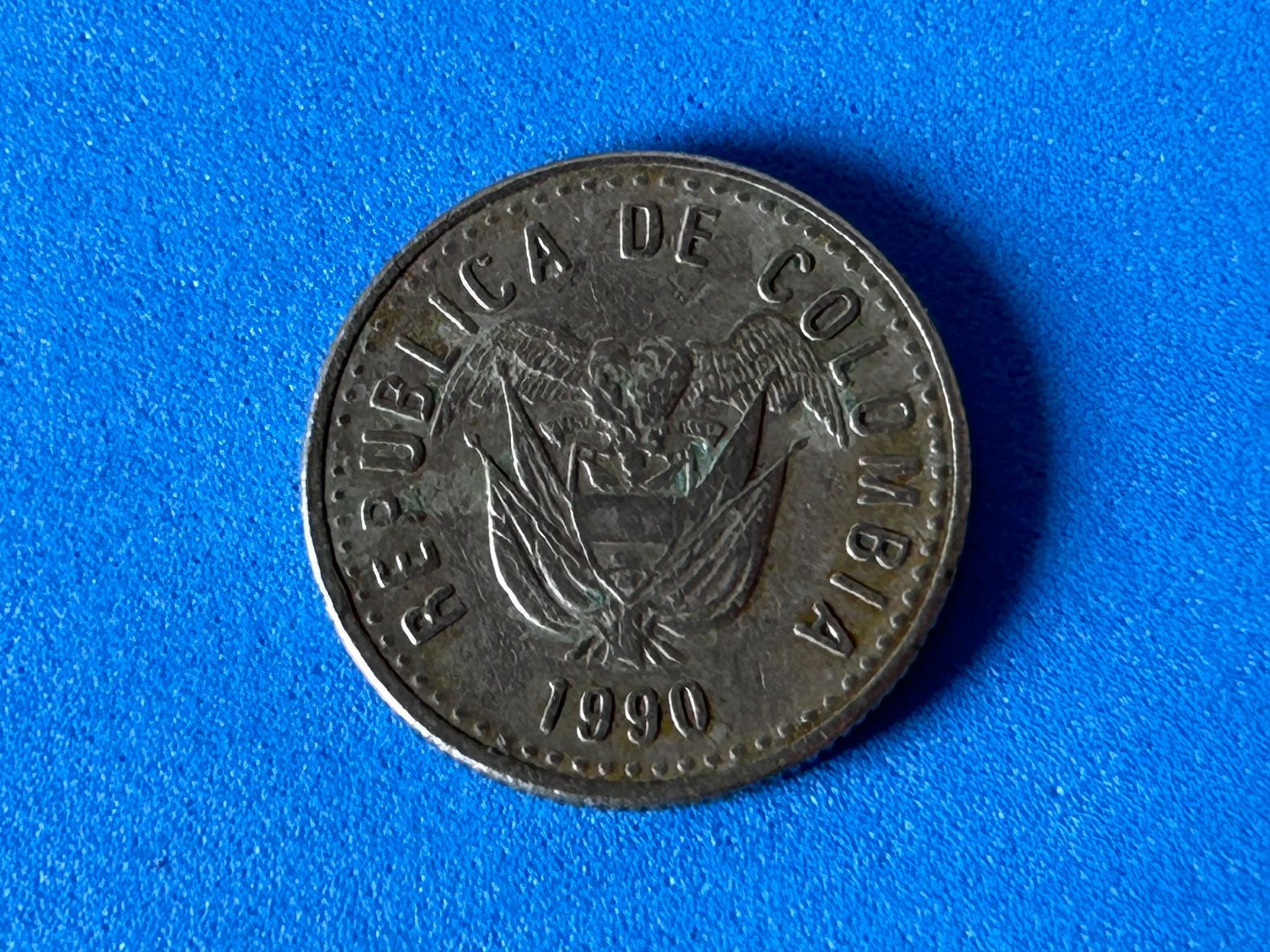 Tutti le monete: Colombia - 10 Pesos 1990 – Usato da Corcelles NE venduto da AJKader 5