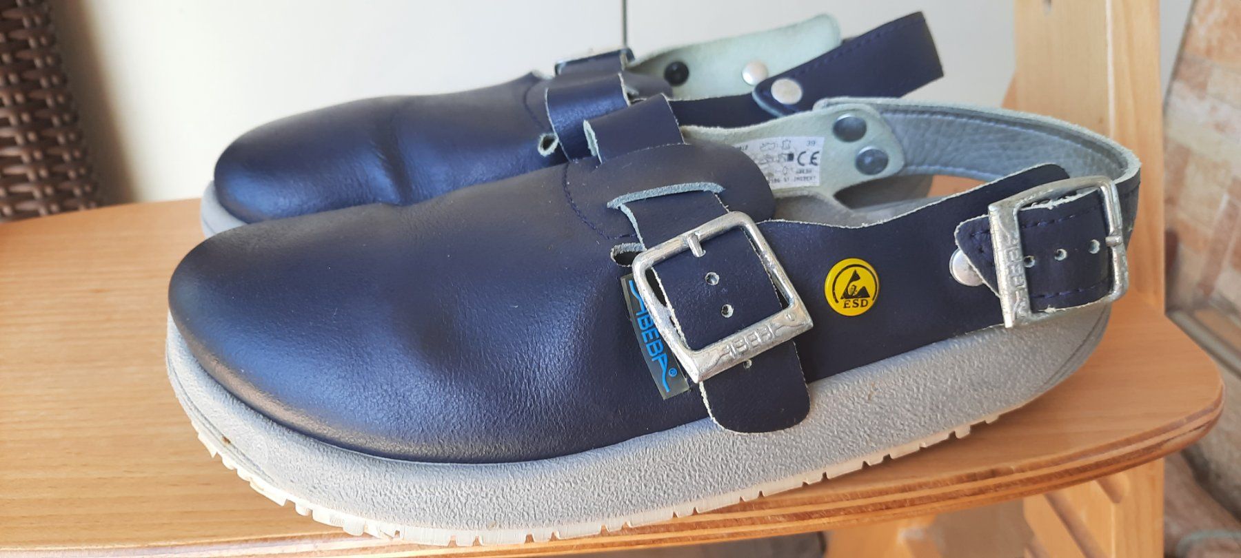 Scarpe da donna: ABEBA ruber Schuhe Arbeits - Berufsschuhe Gr 39 – Usato da Turbenthal venduto da tirare