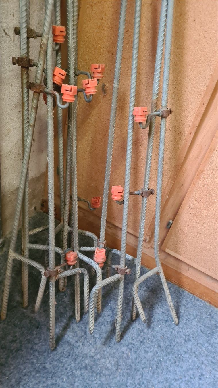 Recinzioni: Weidezau Pfösten 12 Stück – Usato da Hombrechtikon venduto da Arica1 2
