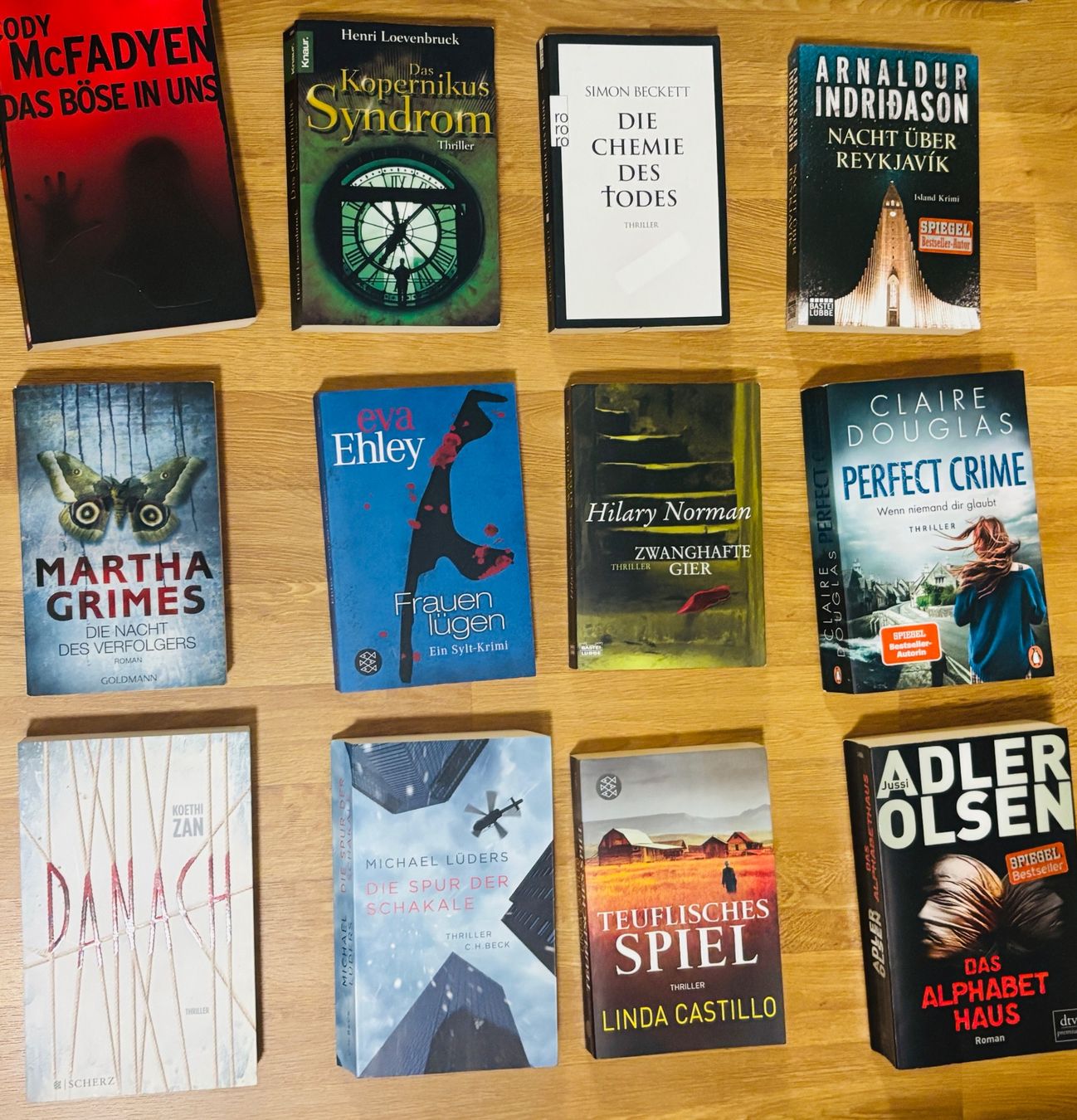 Livres: Bücherpaket/ 12 Krimis/Thriller – D'occasion à Basel par NellyBotti
