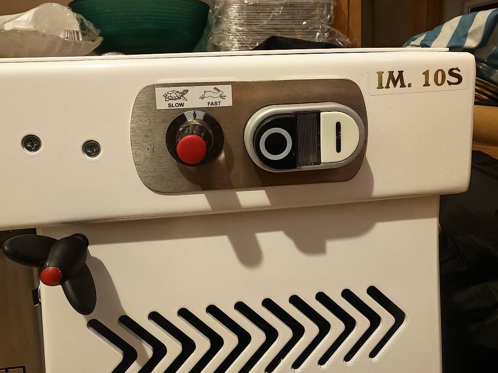 Elettrodomestici da cucina: Spiralkneter FAMAG Grilletta IM 10S – Usato da Weesen venduto da mHasanaj 2