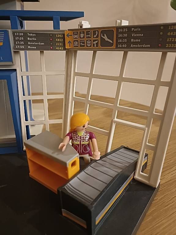 Giocattoli: Playmobil Airport  – Usato da Mönchaltorf venduto da vernise25 2