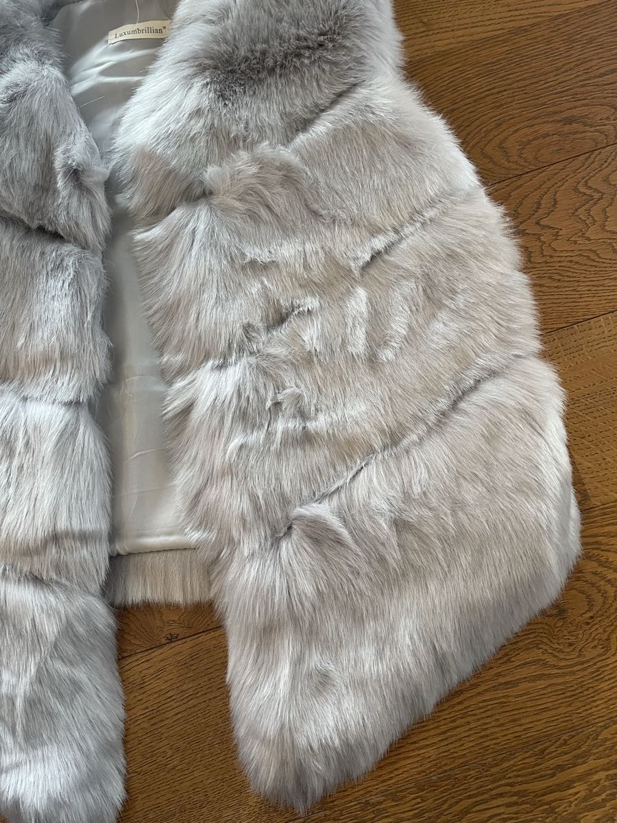 Gilet & Giacche senza maniche: Neues hellgraues Kunstfell Gilet Gr M – Nuovo (secondo la descrizione) da Bassersdorf venduto da Sandy456 2
