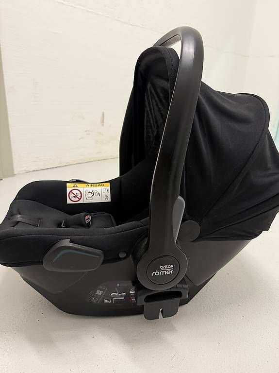 Britax Römer Seggiolini per auto: Babyschale – Usato da balgach venduto da dil_ara 2