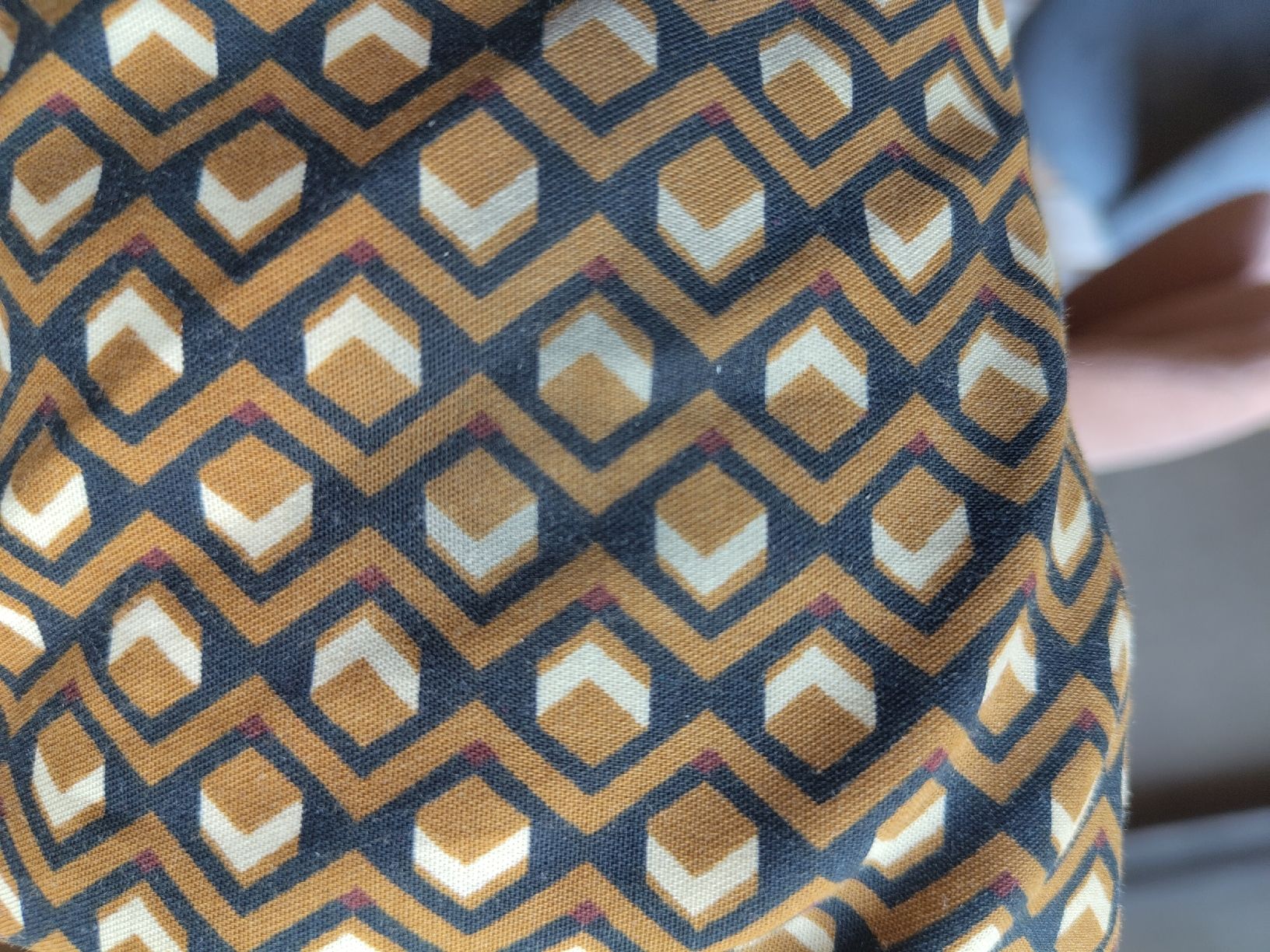 Mango Pantaloni: Gemusterte Hose – Usato da Zürich venduto da aurelie.99 3