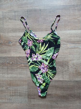 Body forever 21 Blumenmuster Grösse M neu