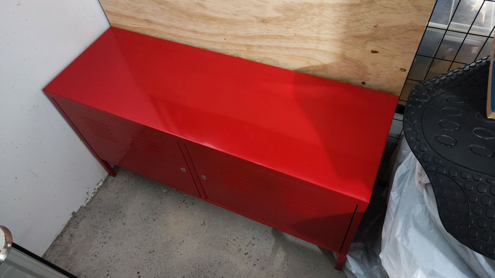 IKEA PS Schrank rot Kaufen auf Ricardo