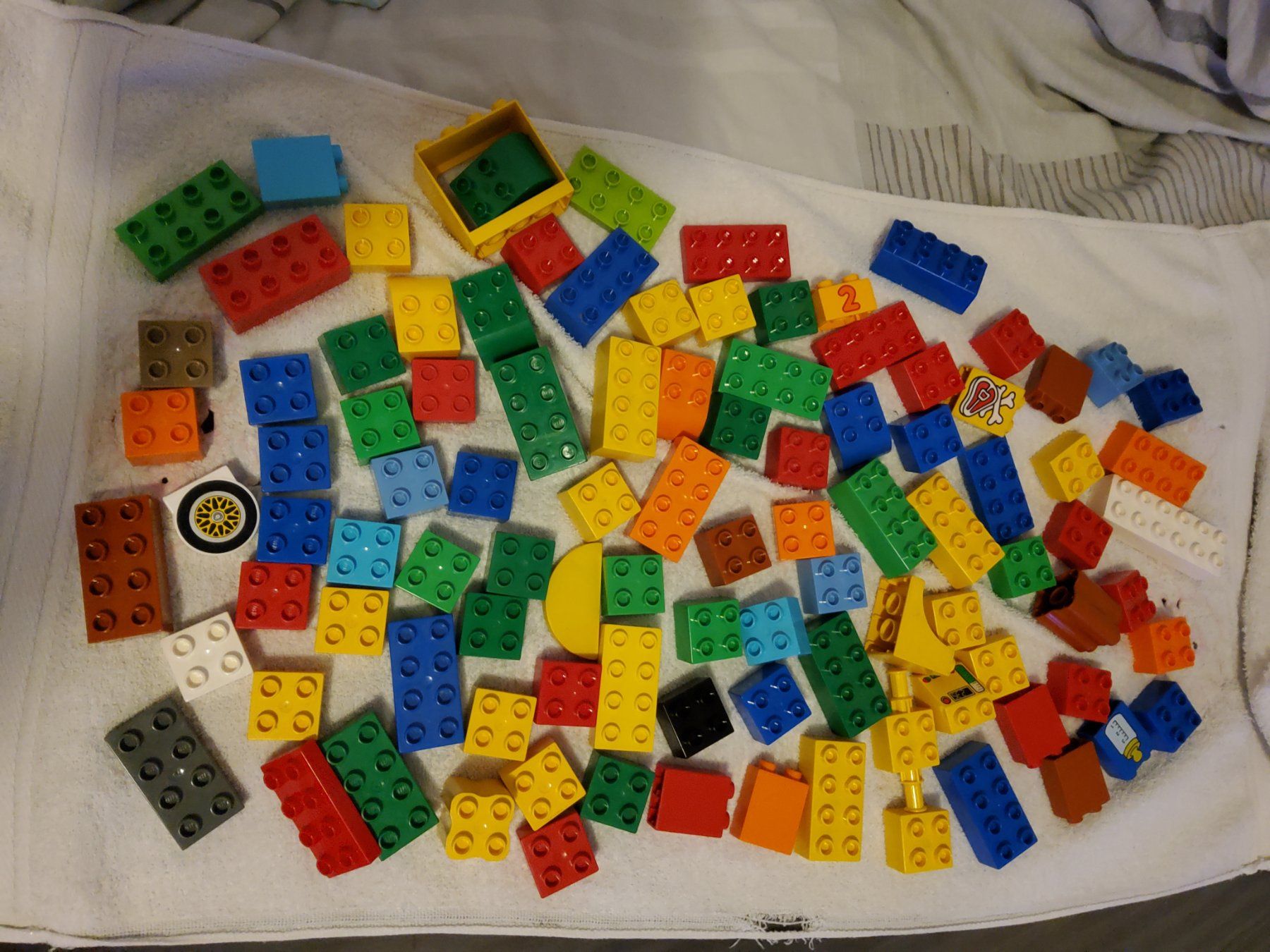 Lego Jouets: Lego duplo 100 Lego steine – D'occasion à Zürich par Dalicelik