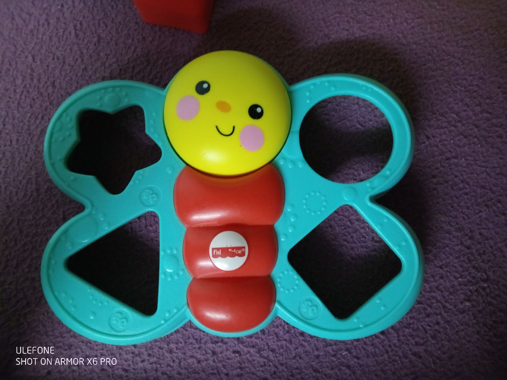 Fisher-Price Giocattoli: Fisher-Price Schmetterling Form Sorter – Usato da Volketswil venduto da Car1 2