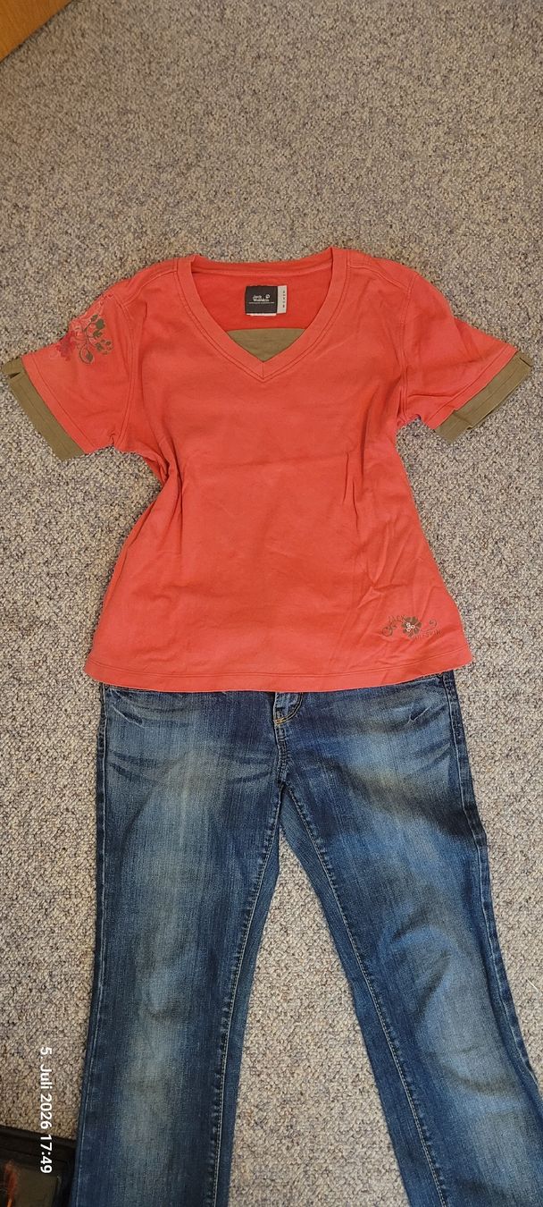 Jack Wolfskin T-Shirts: Jack Wolfskin y2k Shirt Muster – Gebraucht aus Au (SG) von zan_k2zv