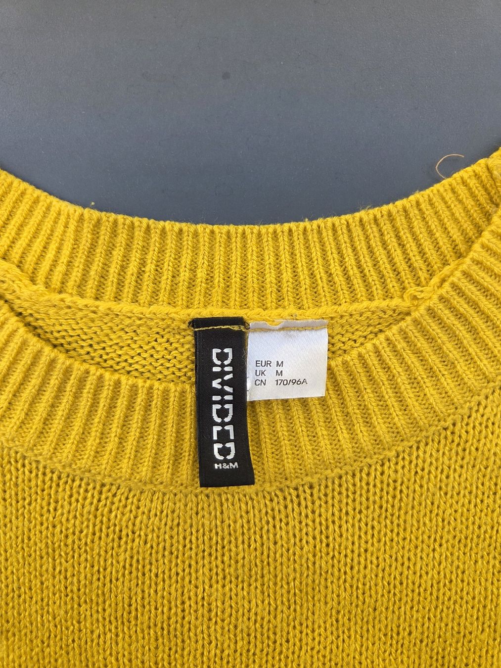 H&M Maglioni & Felpe: Damen Pullover H&M Divided gelb Grösse M – Nuovo (secondo la descrizione) da Zürich venduto da mi.ha.6 1