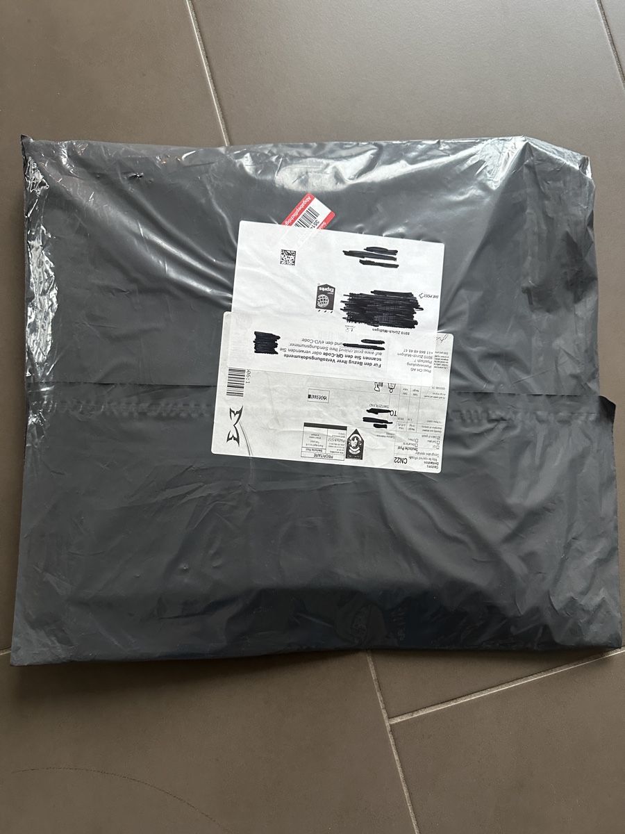 Giacche: Mertra Monogram Shell Jacket 2.0 (Black) neu & ungeöffnet – Nuovo e nell'imballaggio originale da Thalwil venduto da mirog11 4
