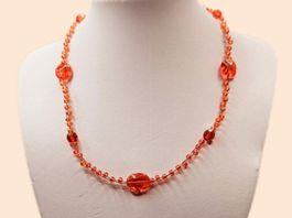 Damenhalskette Perlen und Glas-Elemente in Orange