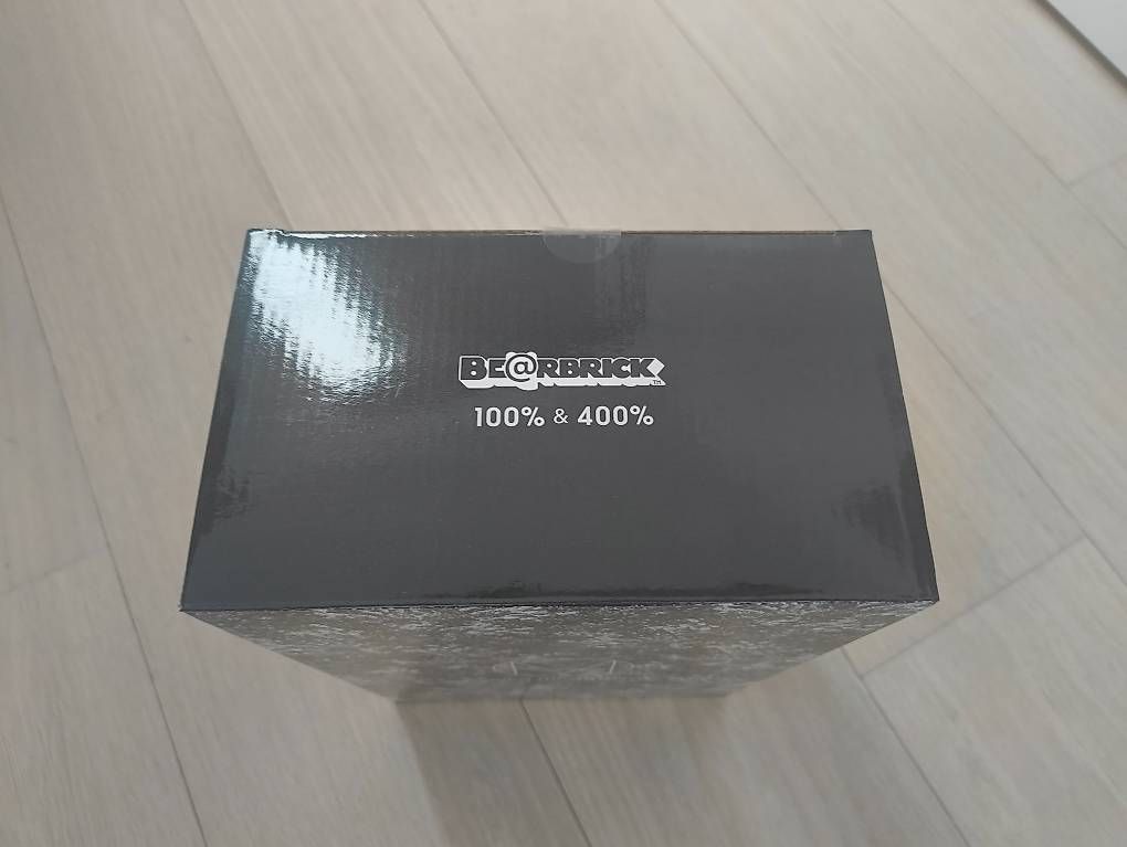 Figuren: Bearbrick Mika Ninagawa Yosakura 100% & 400% Set – Gebraucht aus Luzern von Pokepas 1