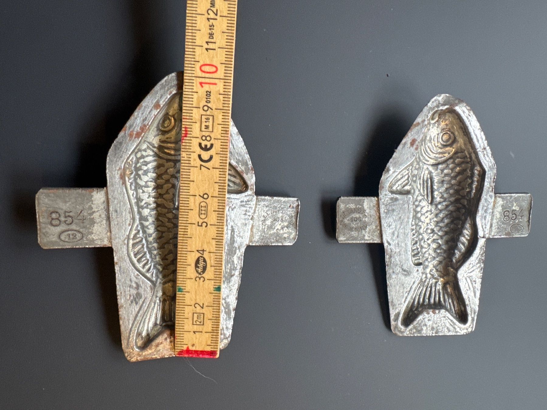 Teglie da forno: Moule chocolat schokoladenform poisson 8cm – Usato da Lajoux JU venduto da Briard0 2
