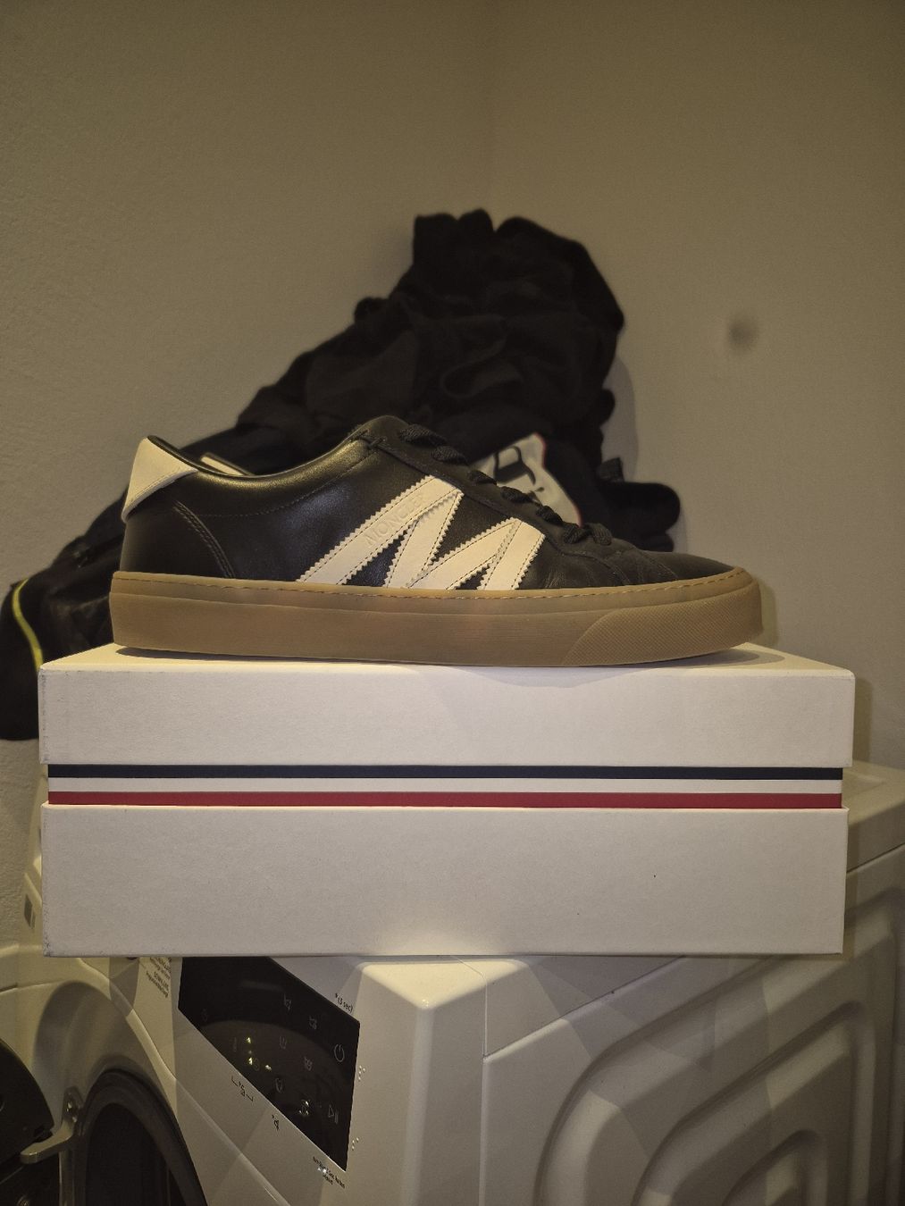 Moncler Scarpe da uomo: Moncler Sneaker 2 – Nuovo (secondo la descrizione) da Vaduz venduto da PengPeng