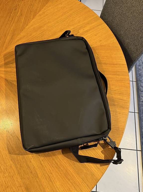 Rains Borse: Laptop Tasche von Rains – Usato da Aarau venduto da alestau12 2