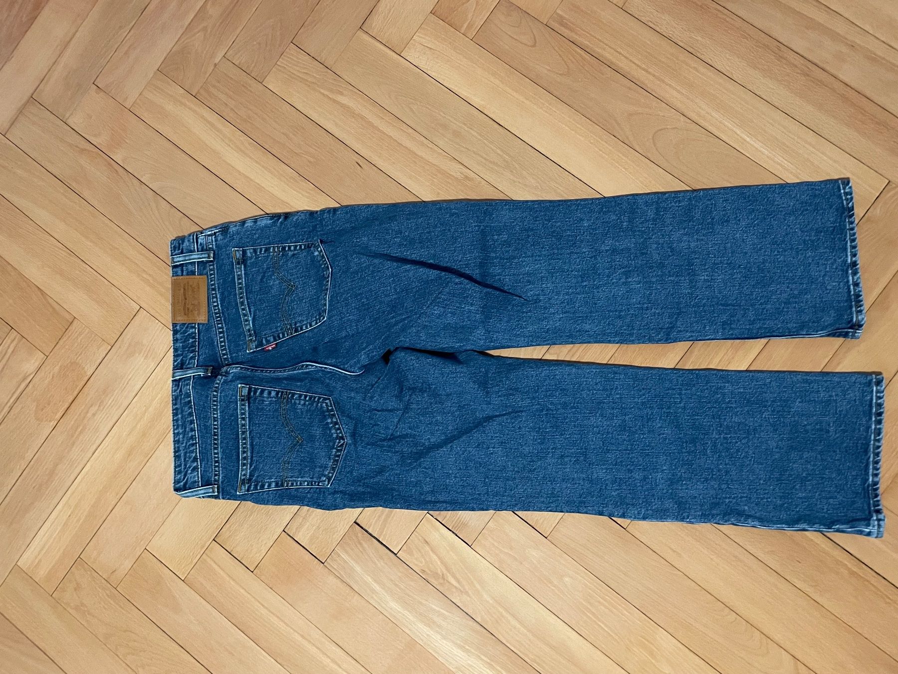 Levi's Jeans: Neue Jeans Levi Strauss & Co blau Kickboot – D'occasion à Zuerich par fan_d9fn 1