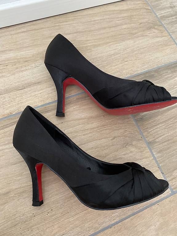 Scarpe da donna: Schwarze Peeptoes Gr. 37 – Usato da Hausen AG venduto da corinne_g 2