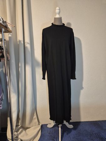 Strickkleid schwarz mit Rollkragen Grösse L gebraucht