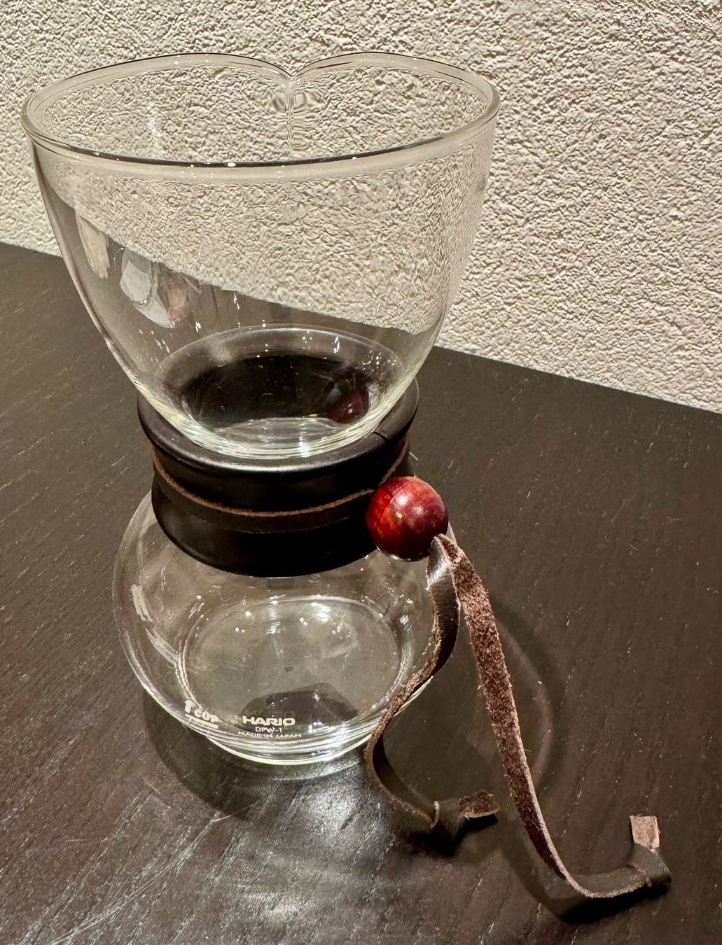 Hario Macchine per caffè & Macchine per espresso: Hario Wood Neck Drip Karaffee – Nuovo (secondo la descrizione) da St. Gallen venduto da Gicmo 1
