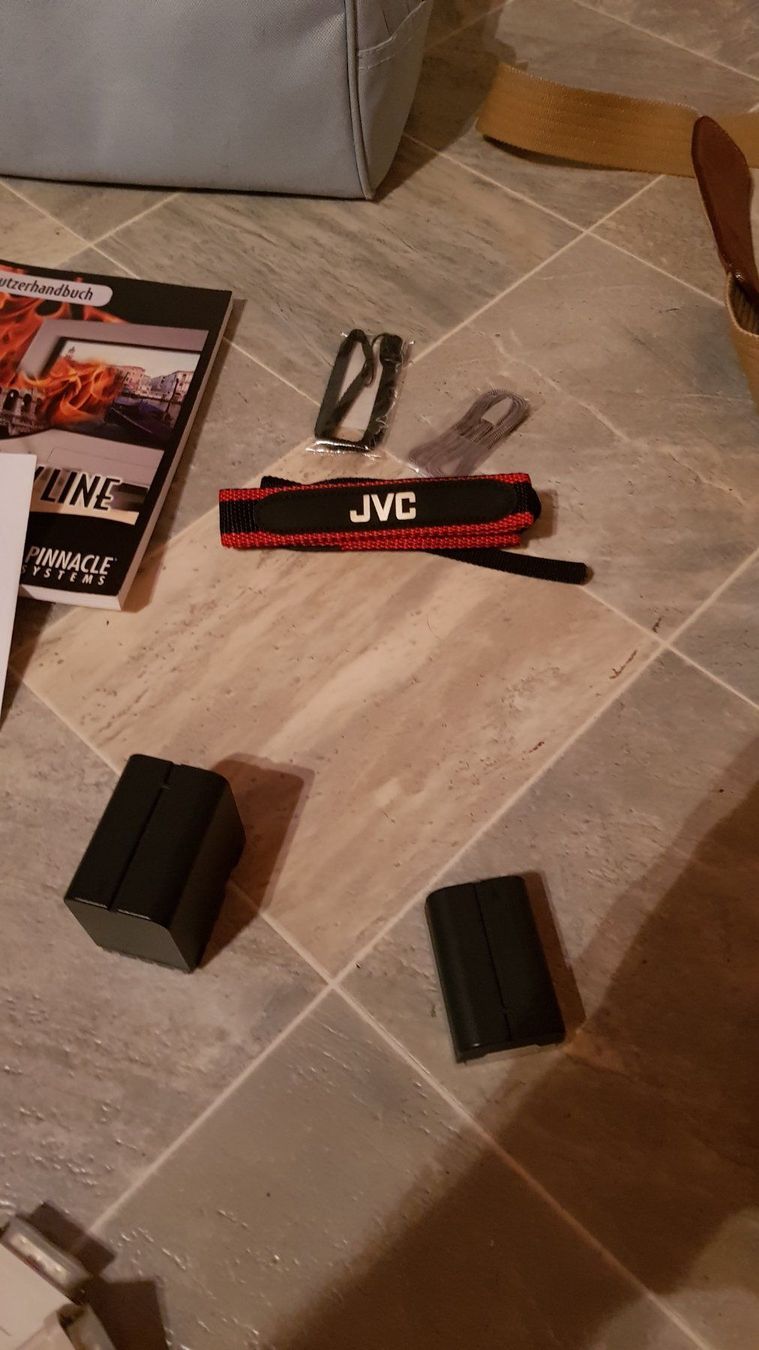 JVC Videocamere: JVC Digital Camera GR-DVL309 eg – Usato da grenchen venduto da Gdesire 9
