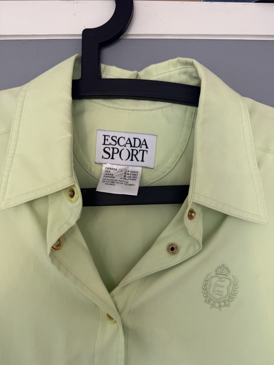 Escada Giacche: Escada Sport chemisier vert clair Taille S – Usato da Lausanne venduto da Mode_350 2