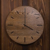 Wanduhr aus Eichenholz 38 cm, Stundenstrichen–Colour