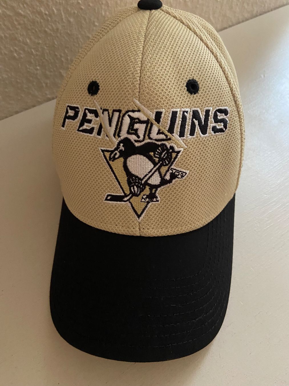 Reebok Copricapi, berretti & cappellini: Pittsburgh Penguins Cap – Usato da Muttenz venduto da nataschasia 1