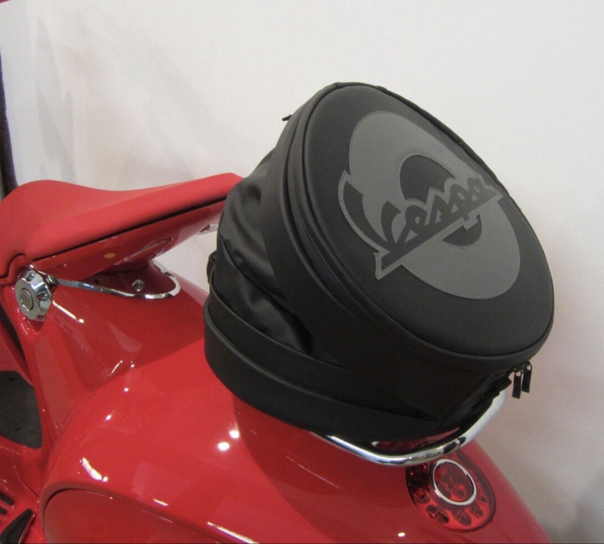 Vespa Topcase: Vespa 946 Hecktasche  – Nuovo (secondo la descrizione) da Luzern venduto da onit71 4