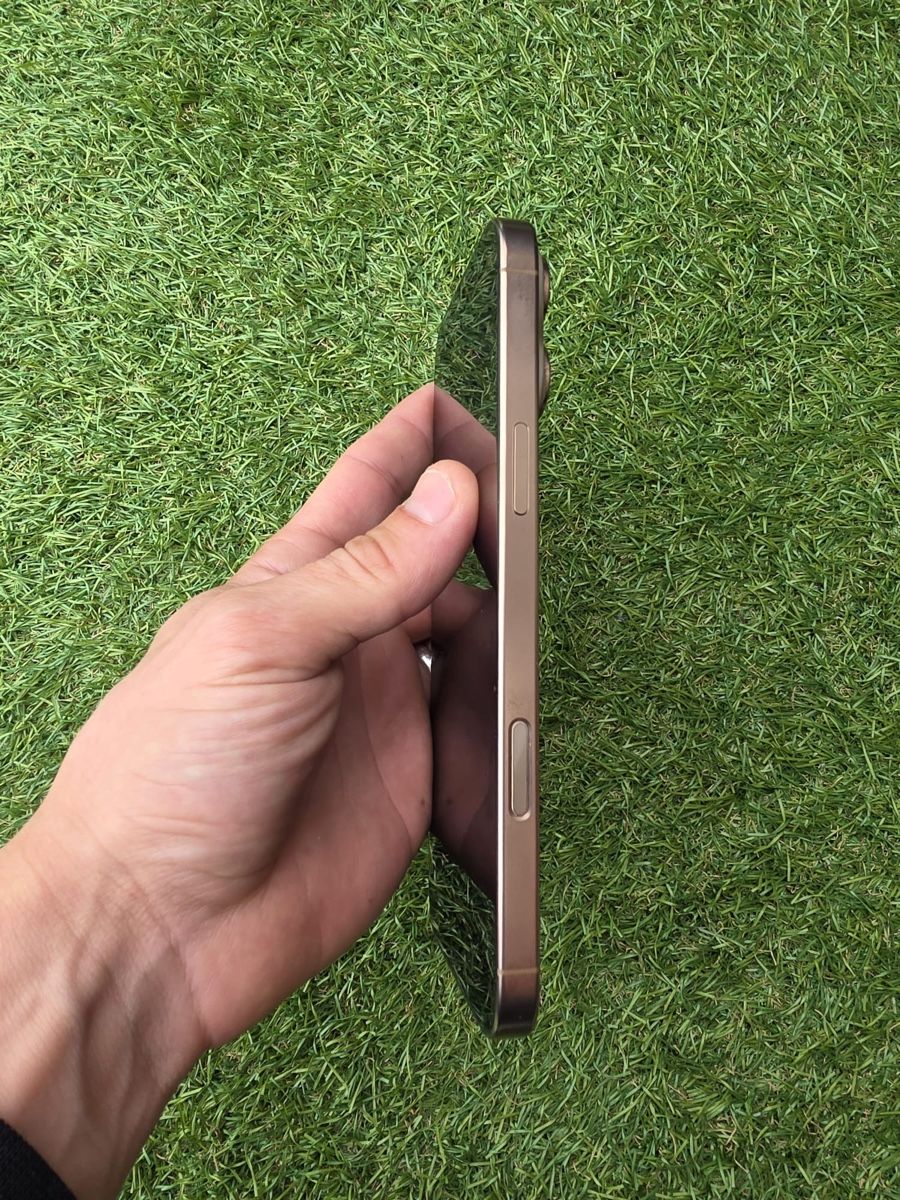 Apple Telefoni cellulari / Smartphones: iPhone 16 Pro Max – Nuovo (secondo la descrizione) da Uznach venduto da ema_8c2k 4