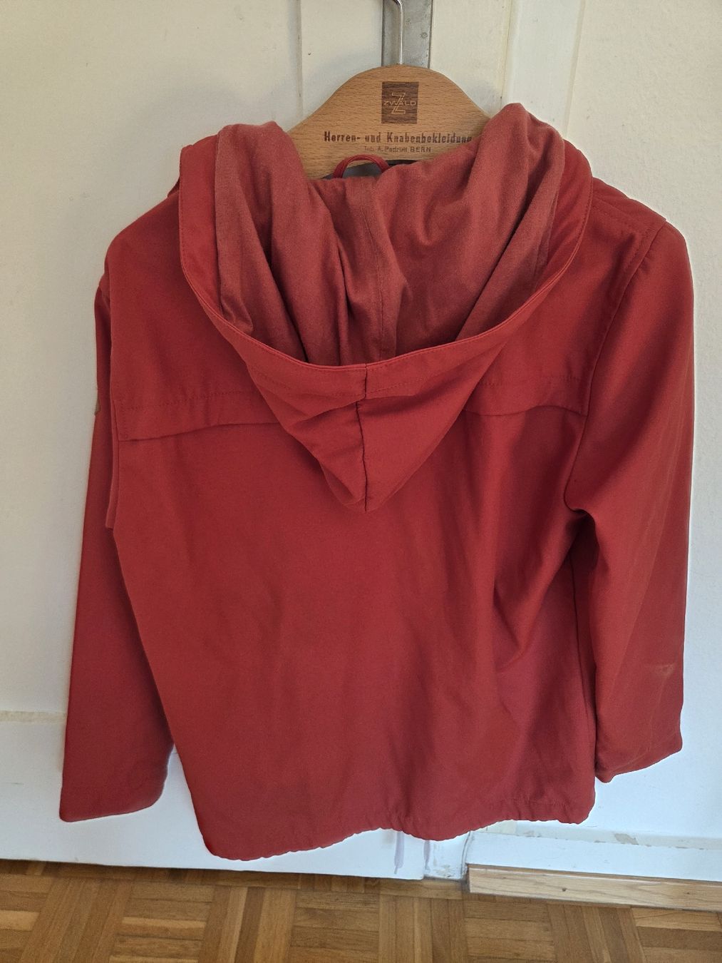 Revolution Jacken: Revolution - rote Übergangsjacke – Gebraucht aus Basel von sommerlove 2