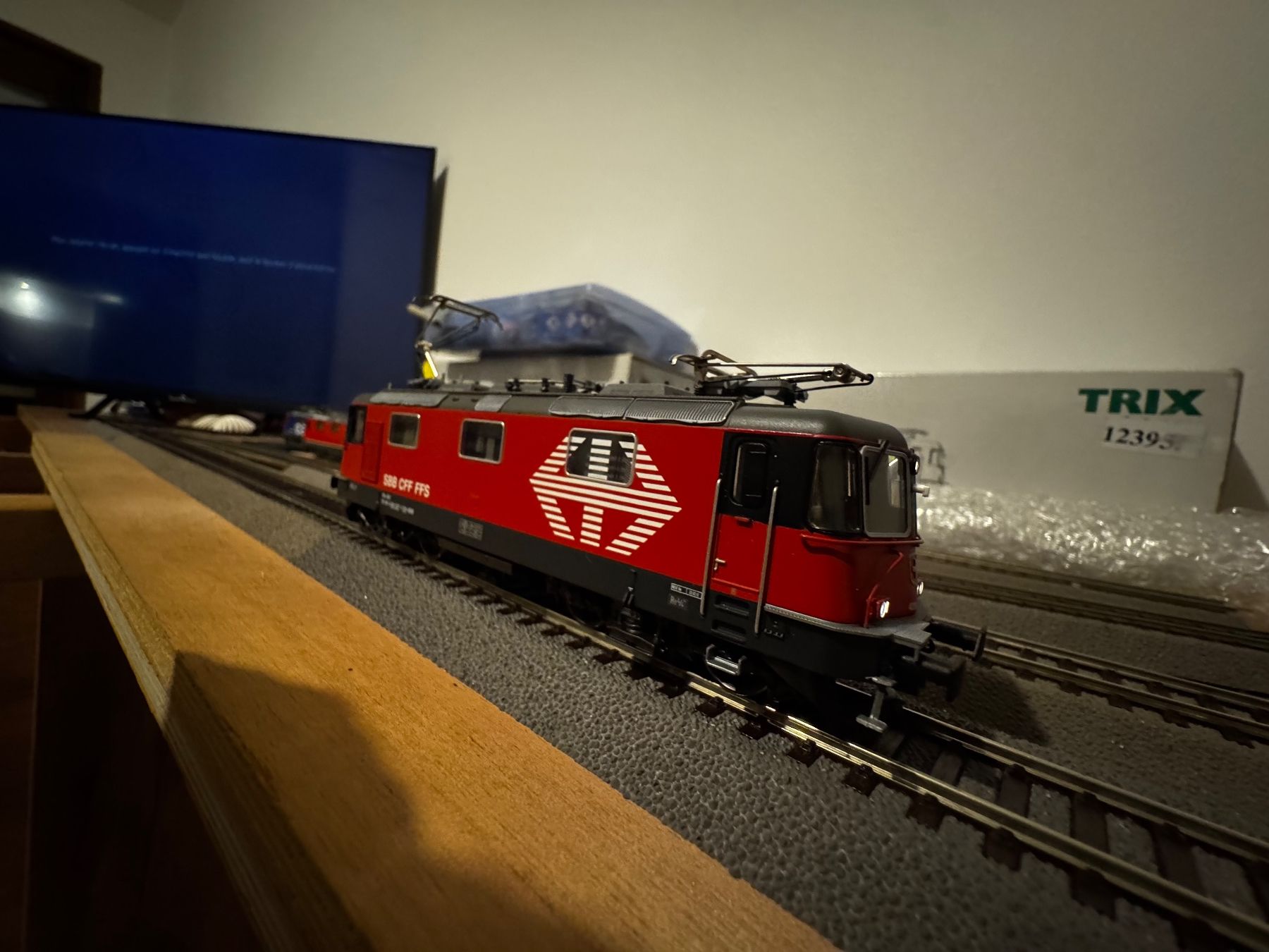 Trix Modellini di ferrovie: RE 4/4 lion TRIX DCC neuve – Nuovo e nell'imballaggio originale da Genève venduto da den_8z8h 3