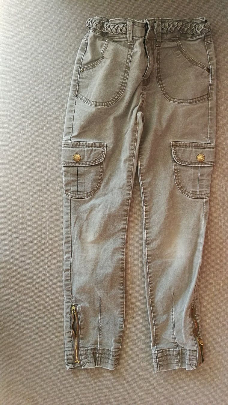 La Redoute Hosen: Schöne Hose Chaki mit Details Gr128 – Gebraucht aus Zürich von laude