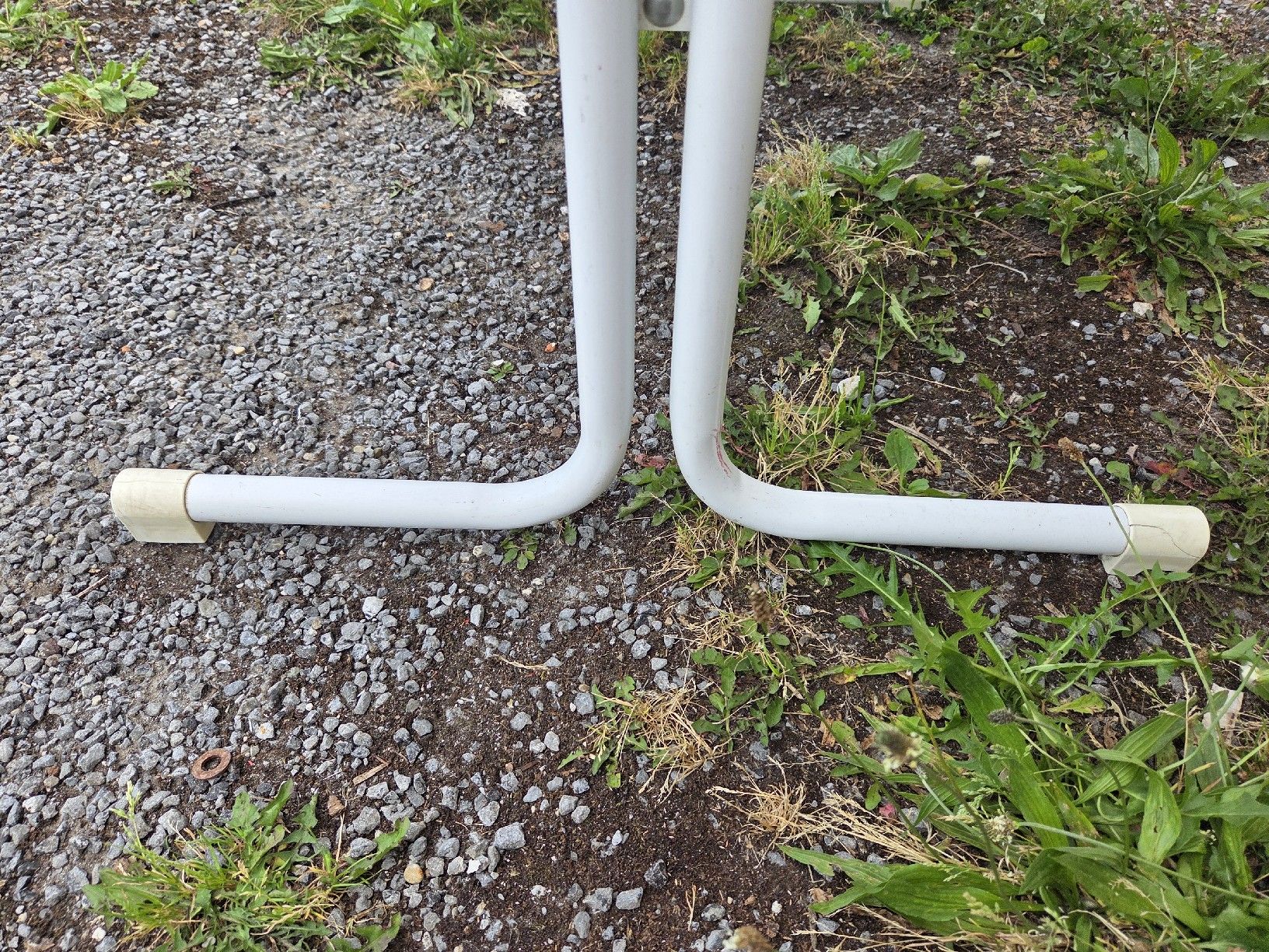 Tables: Weisser Gartentisch – D'occasion à Wädenswil par weihpos 5