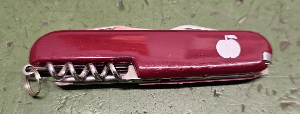 Coltelli tascabile: Sackmesser Rot, mit Apfel Logo – Usato da Burgdorf venduto da gbergler33 3