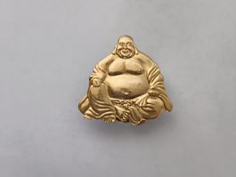 Grosser Pin Buddha Goldfarbig