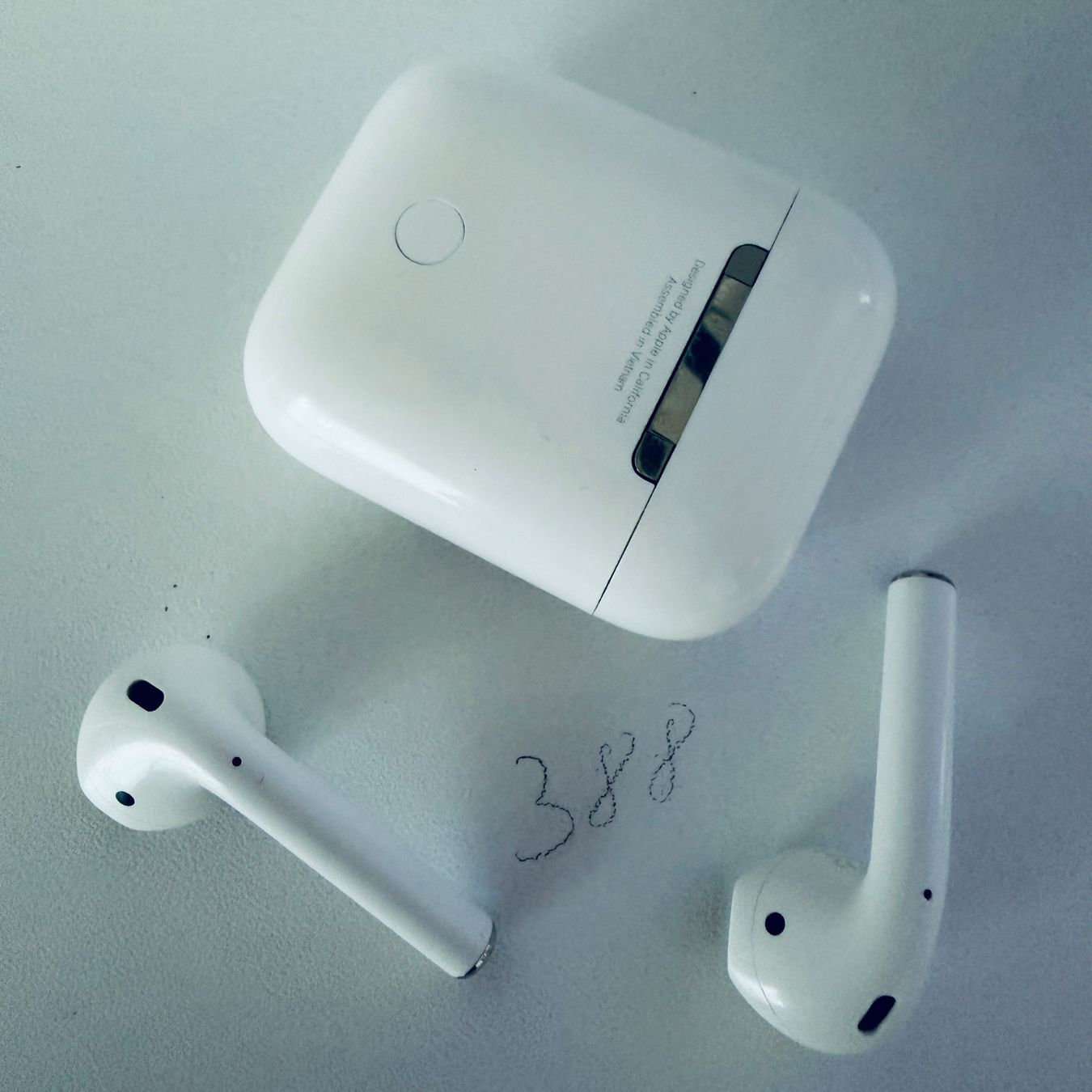 Apple Cuffie: Original Apple AirPods 2 Gen. Wireless Kopfhörer & Case – Usato da Basel venduto da MY.AIRPODS.SHOP 5